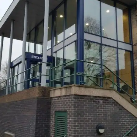 Commercial Aluminium Entrance Doors Porch Curtain Walling Screen: Click Here To View Larger Image